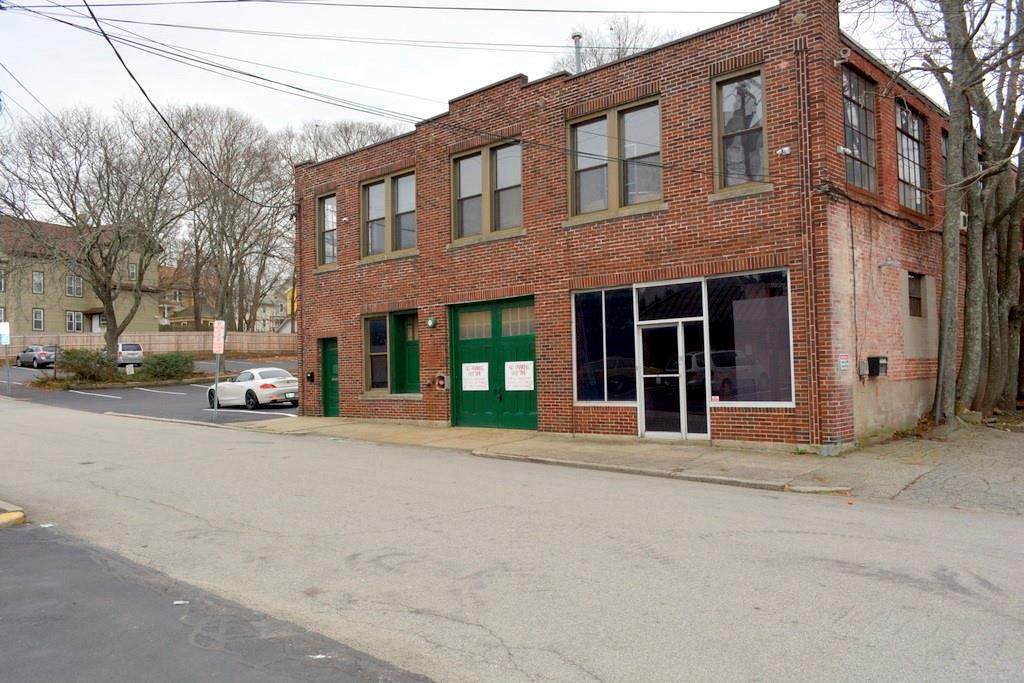 320 Layfayette Street - Photo 1