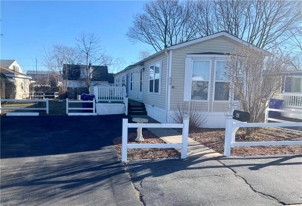 40 Lowell Avenue - Photo 1