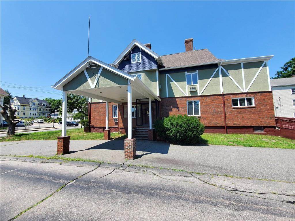 58 Hamlet Avenue - Photo 1
