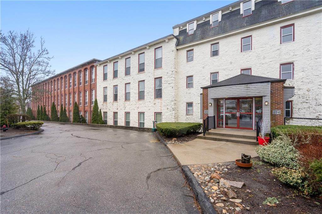 494 Woonasquatucket Avenue - Photo 1