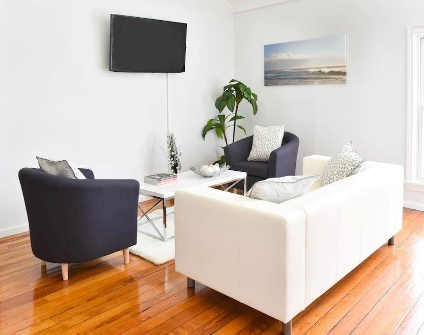 202 Thames Street - Photo 1