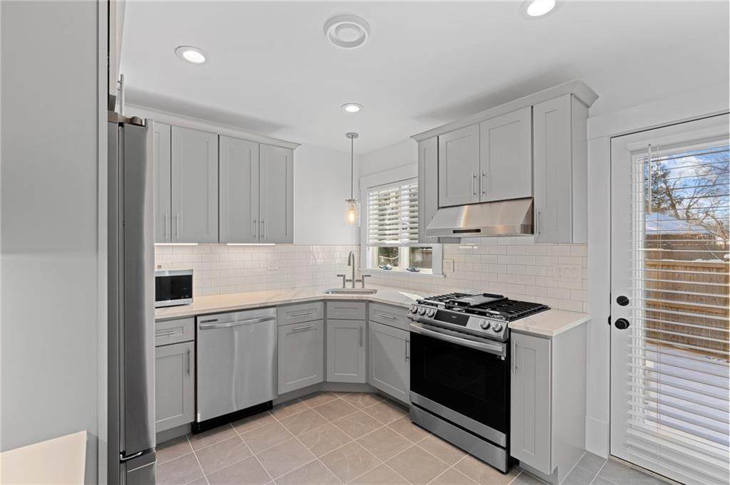 21 Pell Street - Photo 1