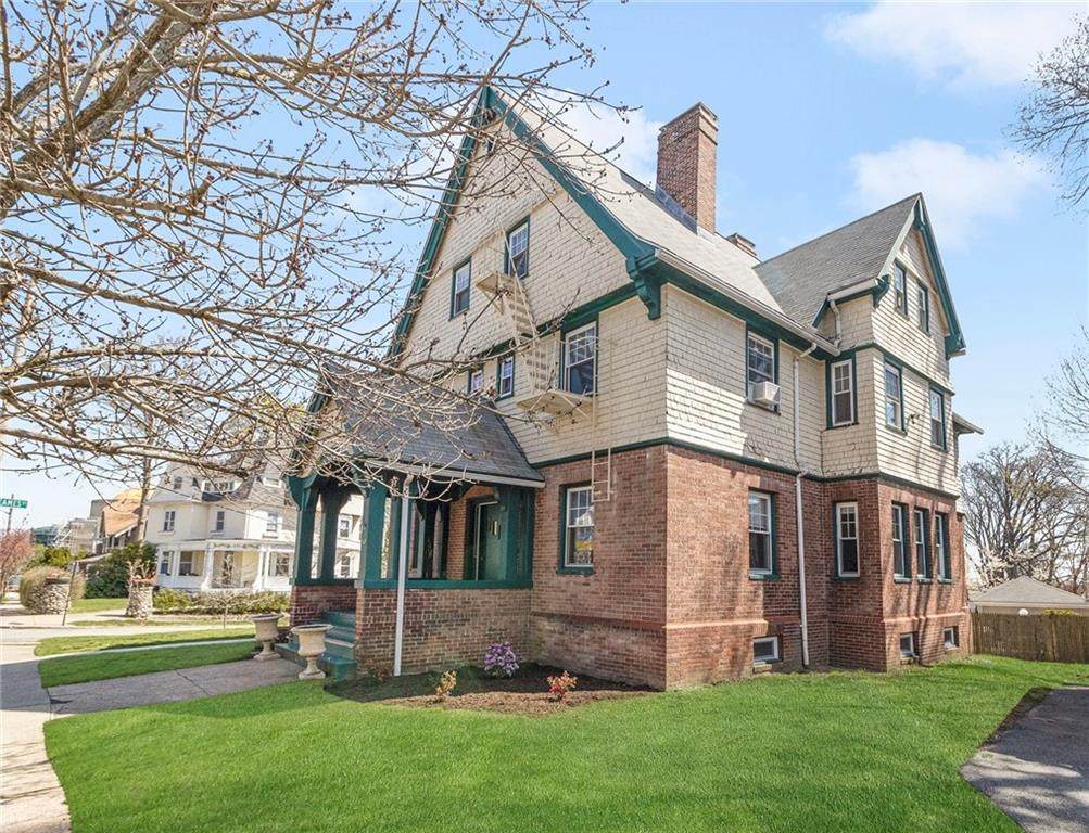 263 Morris Avenue - Photo 1