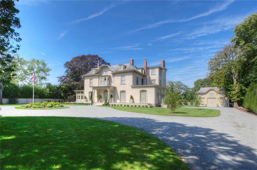 673 Bellevue Avenue - Photo 1