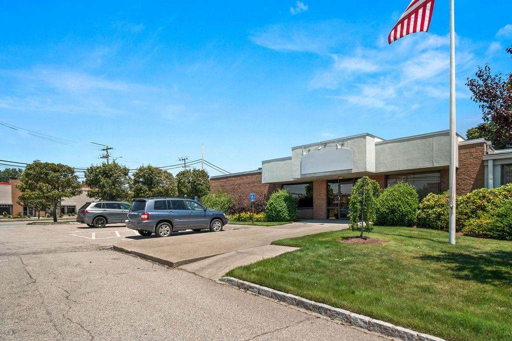 1170 Pontiac Avenue - Photo 1