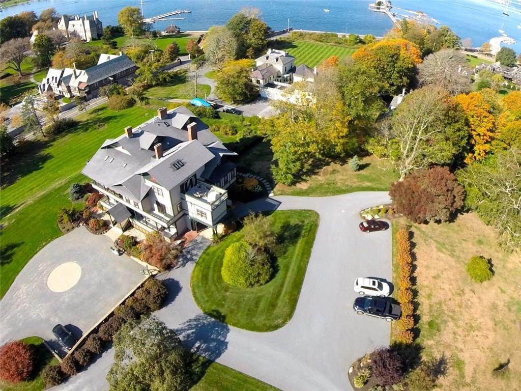 35 Chastellux Avenue - Photo 1