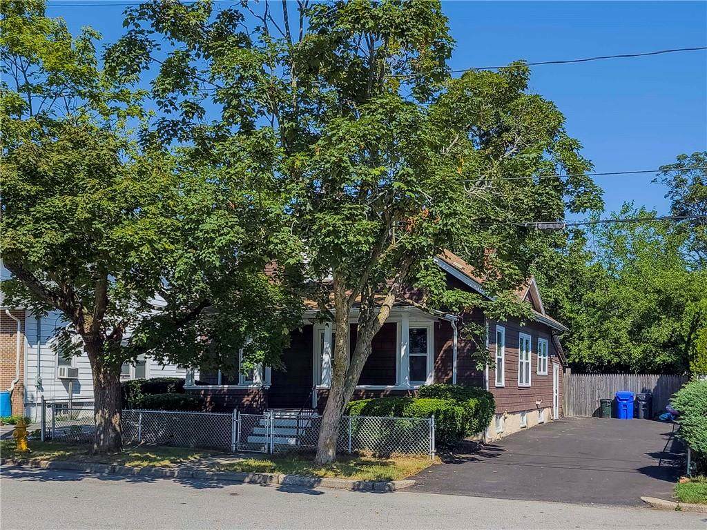 192 Bristol Avenue - Photo 1
