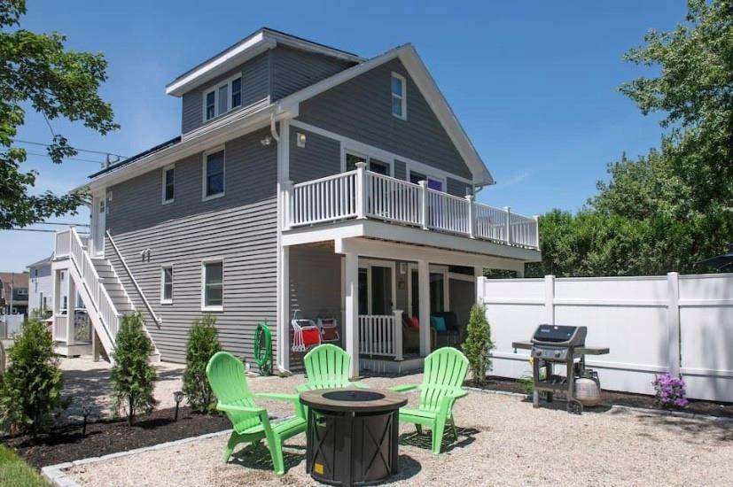 90 Wolcott Avenue - Photo 1