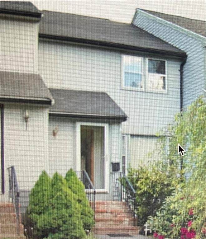 37 Saint Casimir Avenue - Photo 1