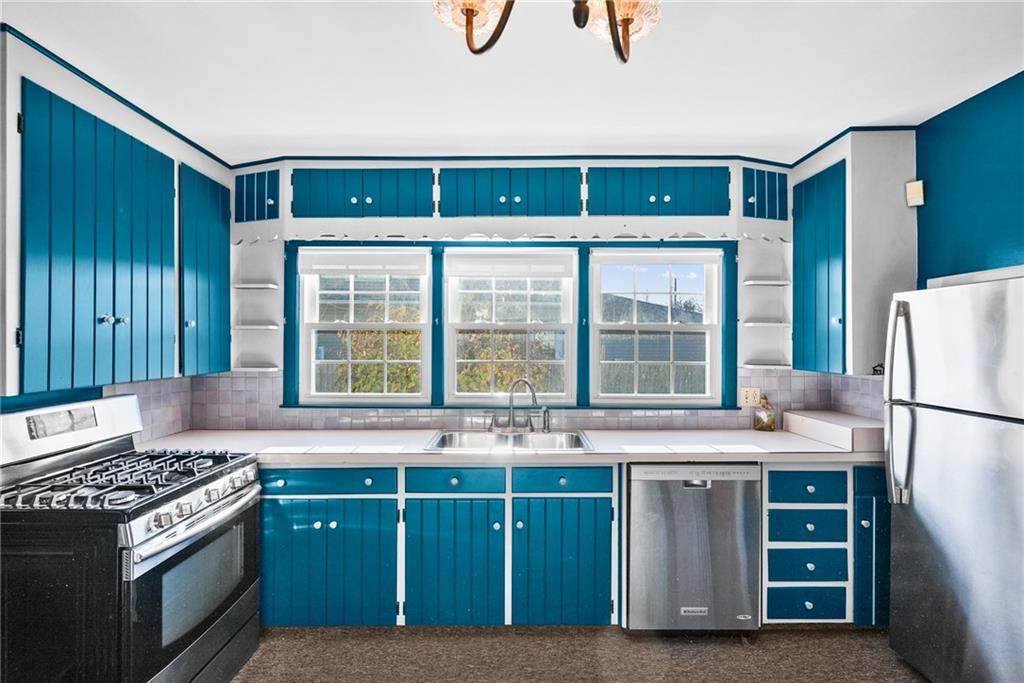 55 Warren Avenue - Photo 1