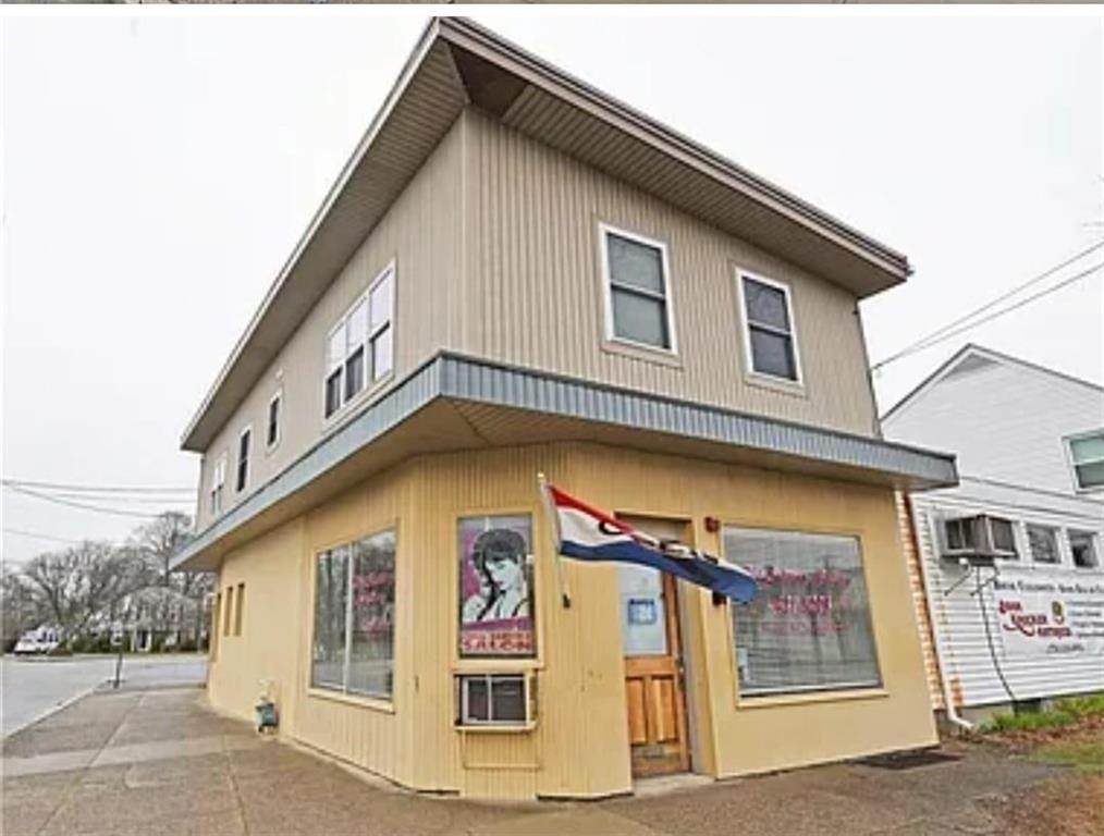 375 North Broadway - Photo 1