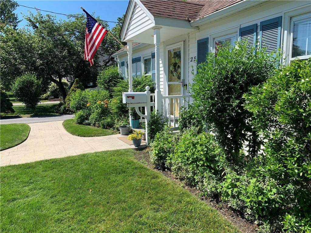25 Potters Avenue - Photo 1