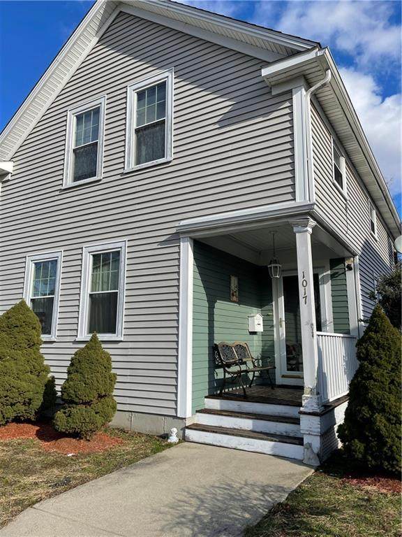 1017 Lonsdale Avenue - Photo 1