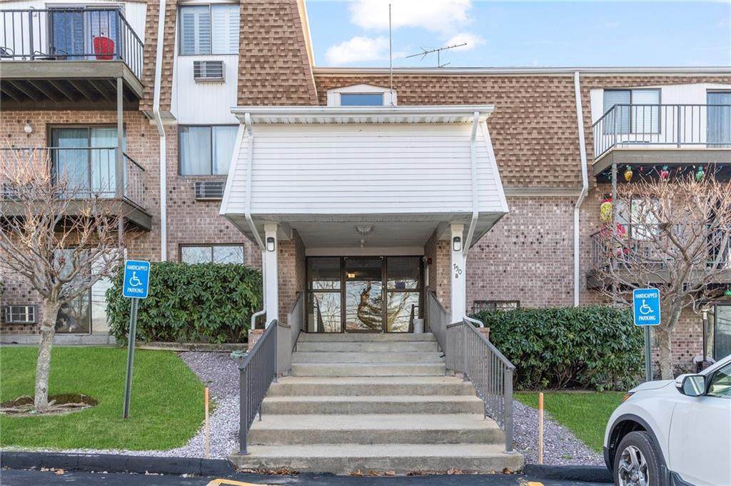 750 Quaker Lane - Photo 1