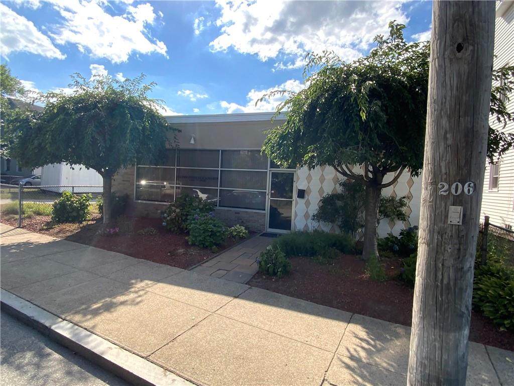 583 Harris Avenue Avenue - Photo 1