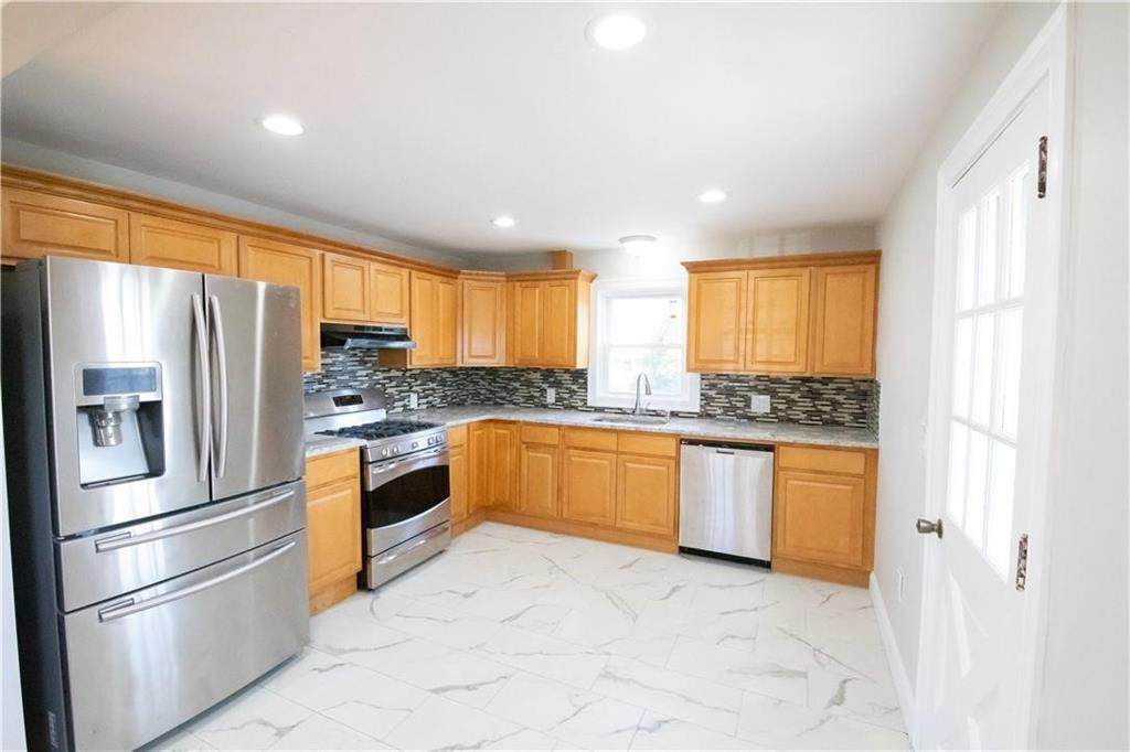 44 Pavilion Avenue - Photo 1