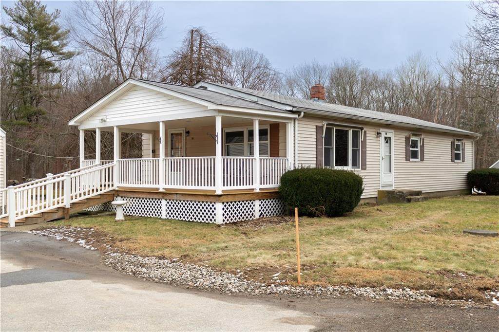 1121 Danielson Pike - Photo 1