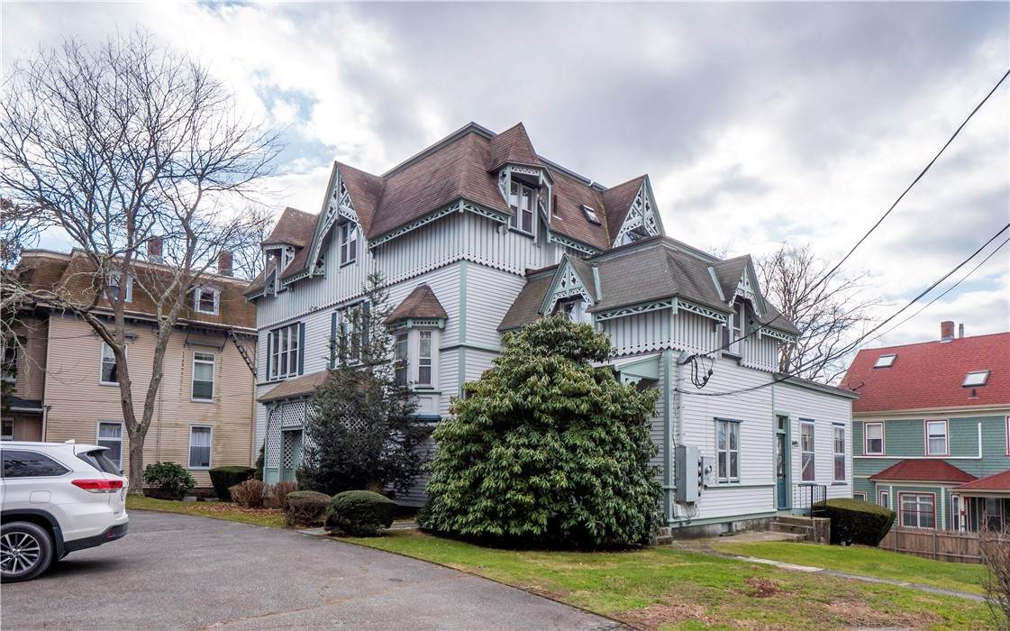 569 Spring Street - Photo 1