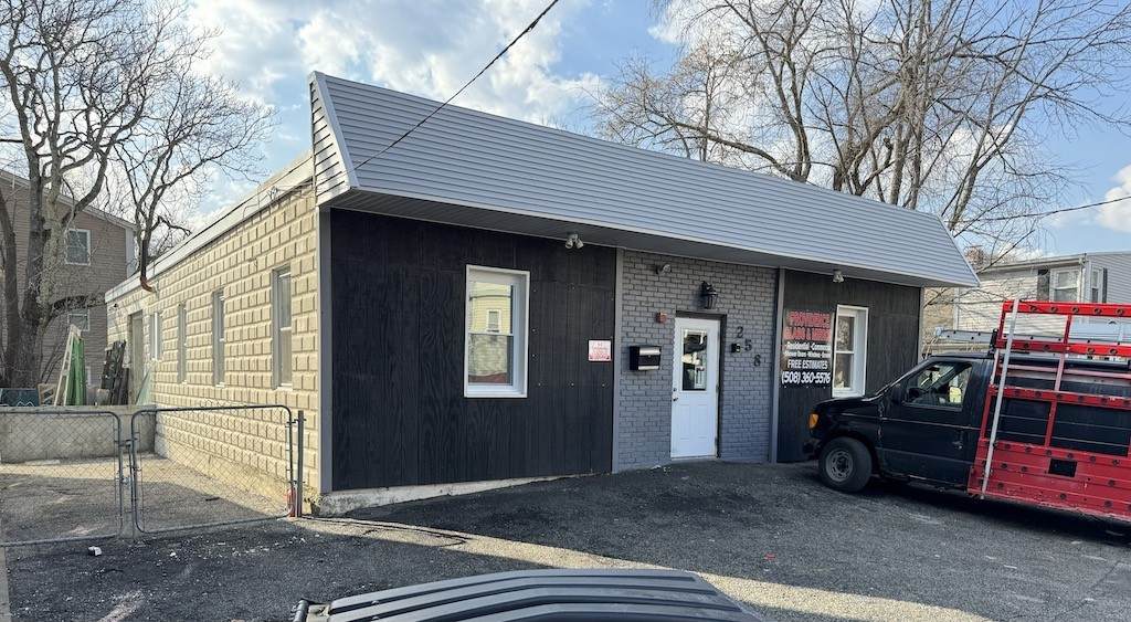 258 Woonasquatucket Avenue - Photo 1