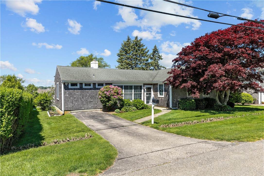 479 Wolcott Avenue - Photo 1