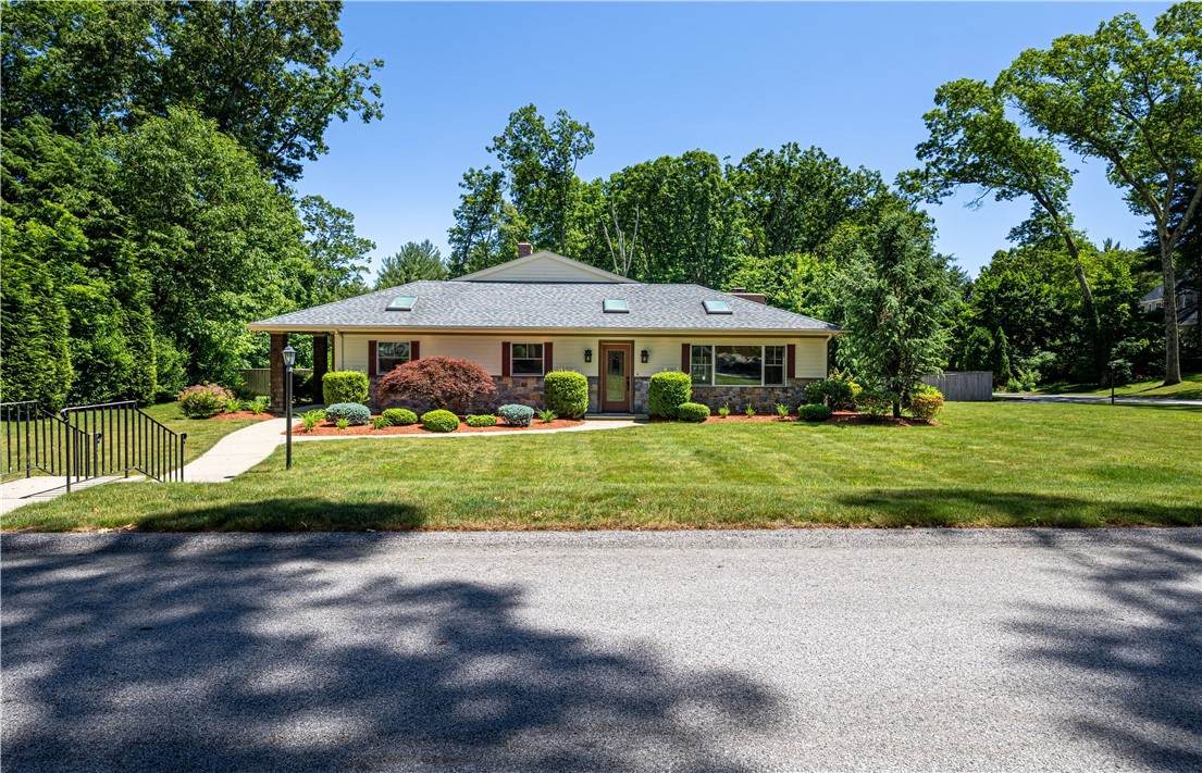 31 Maplecrest Drive - Photo 1