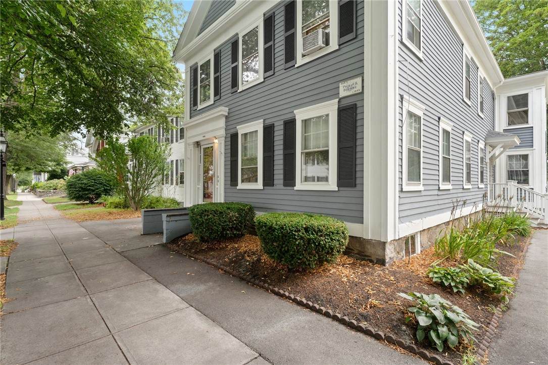 692 Hope Street - Photo 1