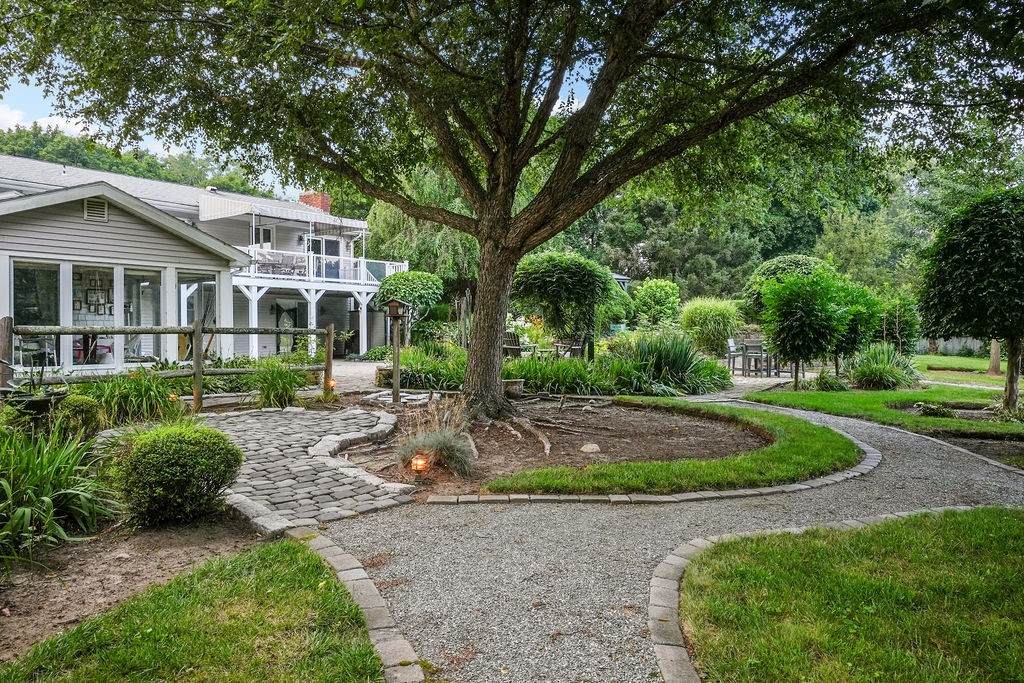 1070 Frenchtown Road - Photo 1