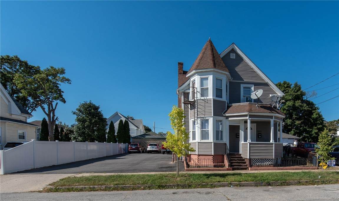 307 California Avenue - Photo 1