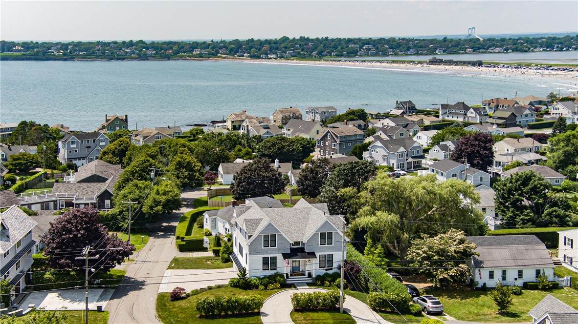 517 Wolcott Avenue - Photo 1