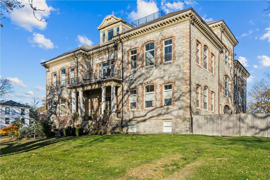 426 Spring Street - Photo 1