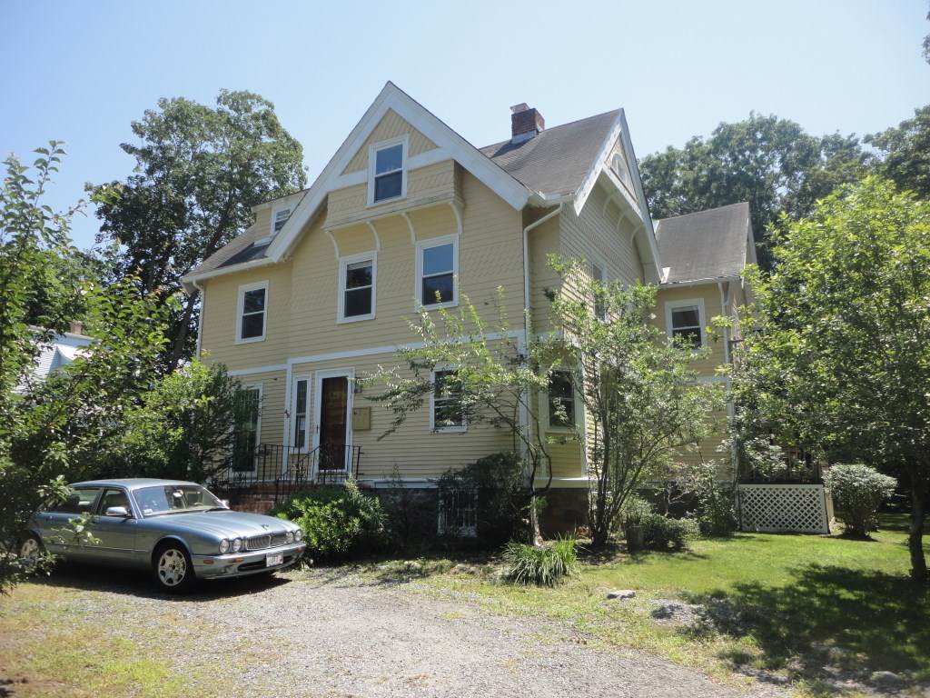 49 Merton Road - Photo 1