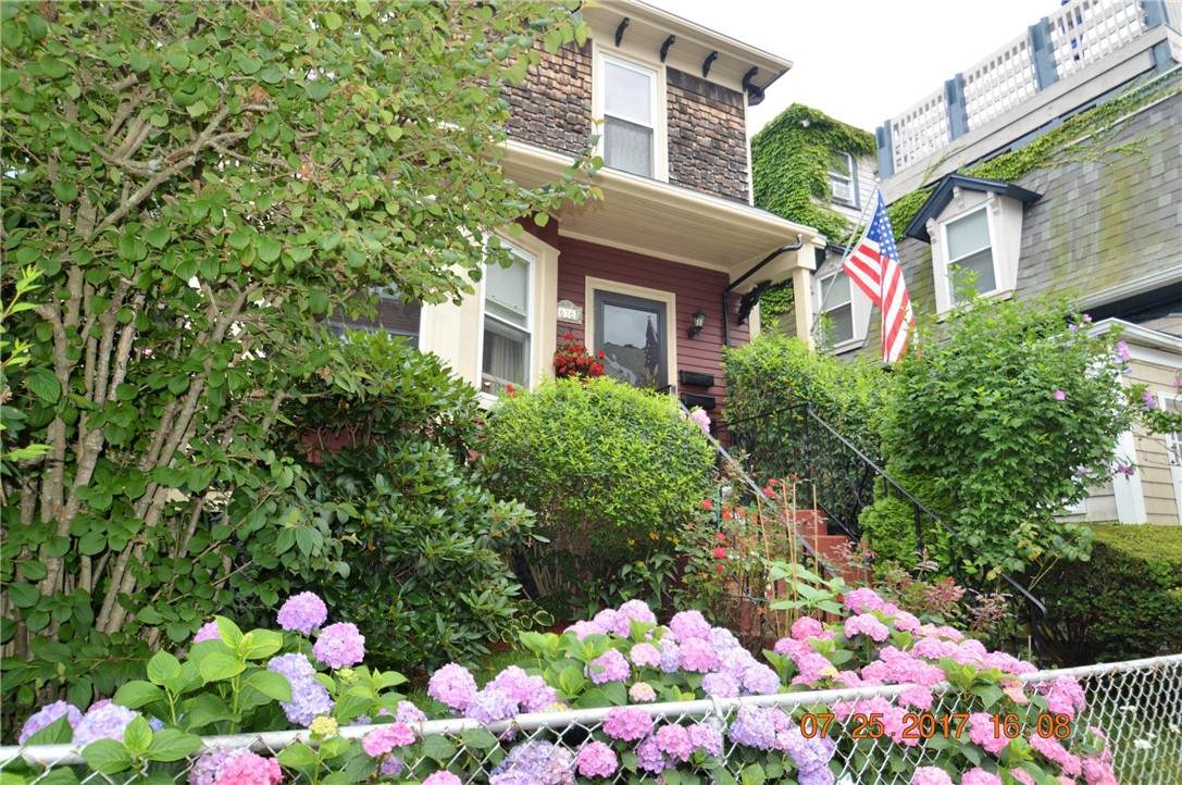 616 Thames Street - Photo 1