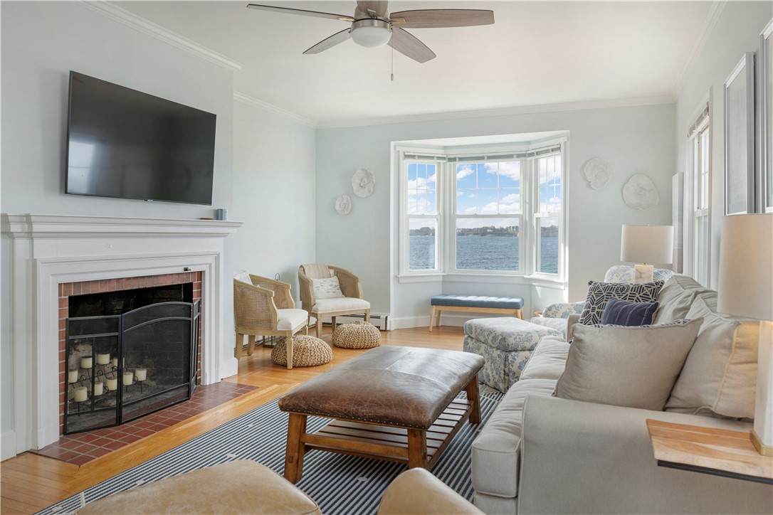 112 Esplanade - Photo 1