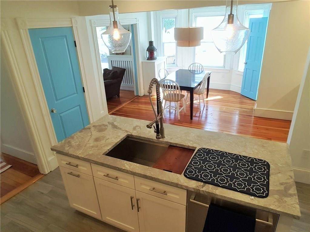 19 Carroll Avenue - Photo 1
