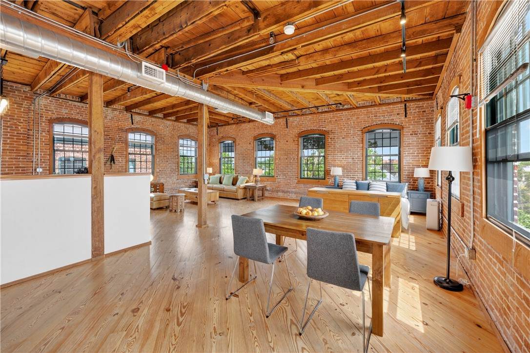 407 Pine Street - Photo 1