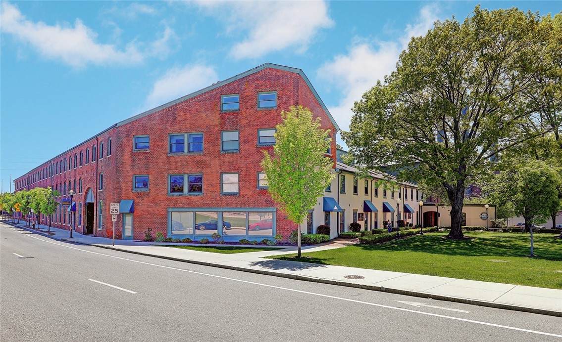 555 South Water Street - Photo 1