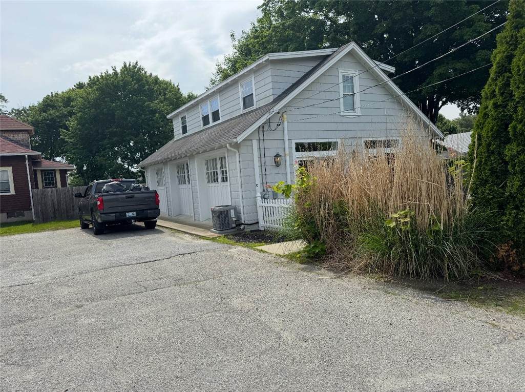 634 Putnam Pike - Photo 1