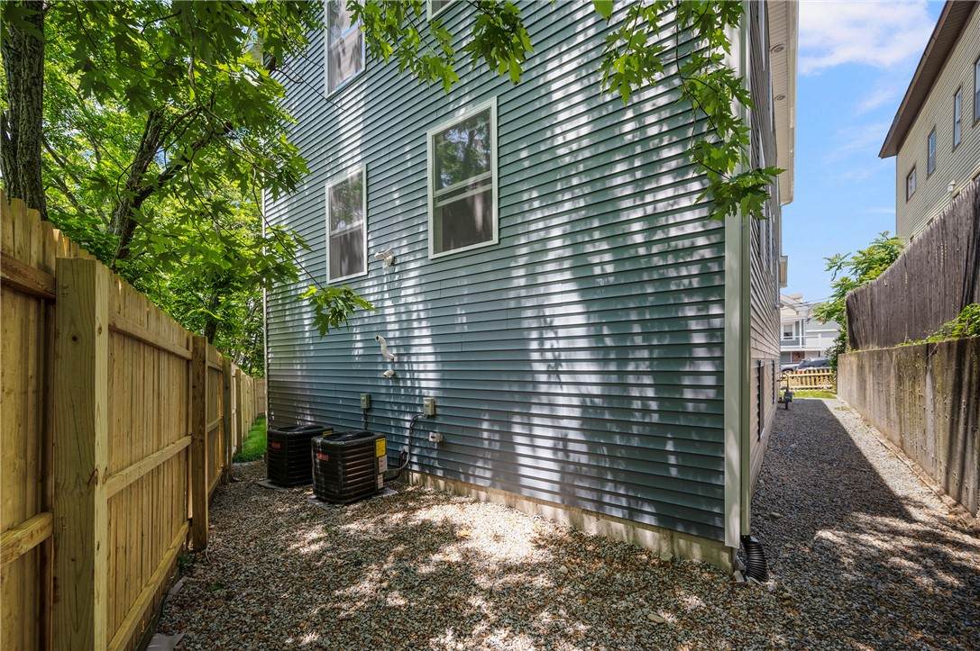 https://bt-photos.global.ssl.fastly.net/rhodeisland/orig_boomver_1_1388048-2.jpg