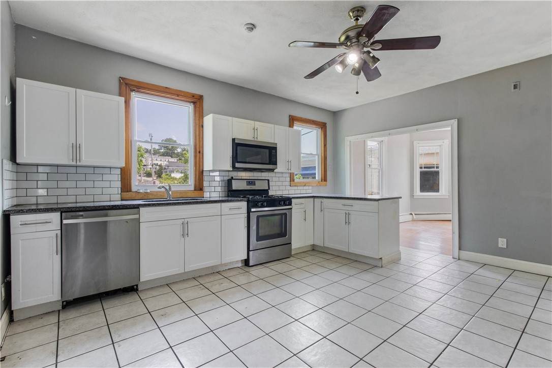 11 Roosevelt Street - Photo 1