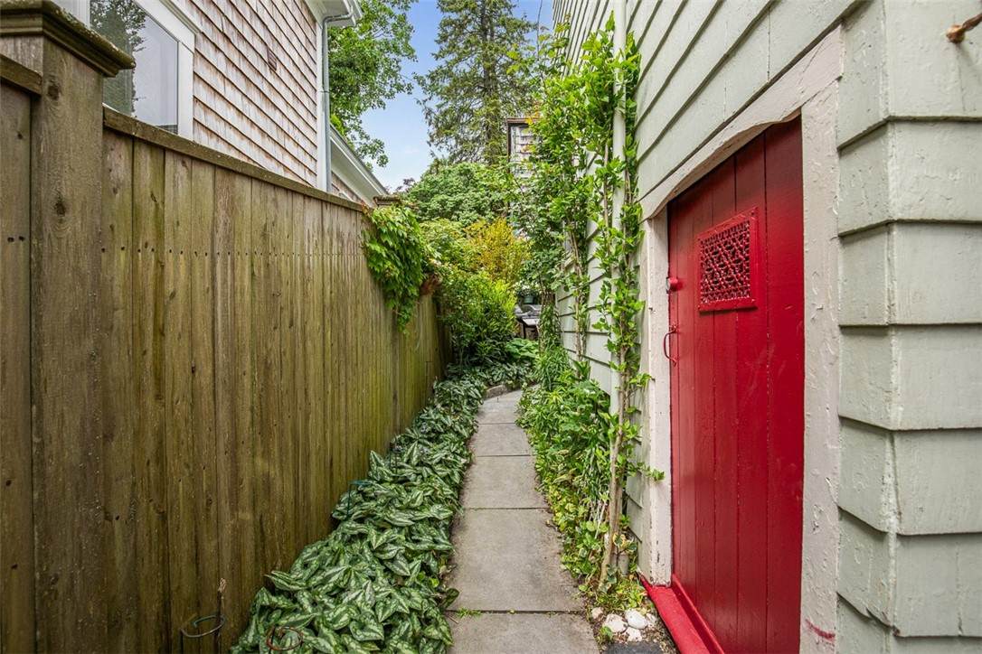 https://bt-photos.global.ssl.fastly.net/rhodeisland/orig_boomver_1_1388713-2.jpg