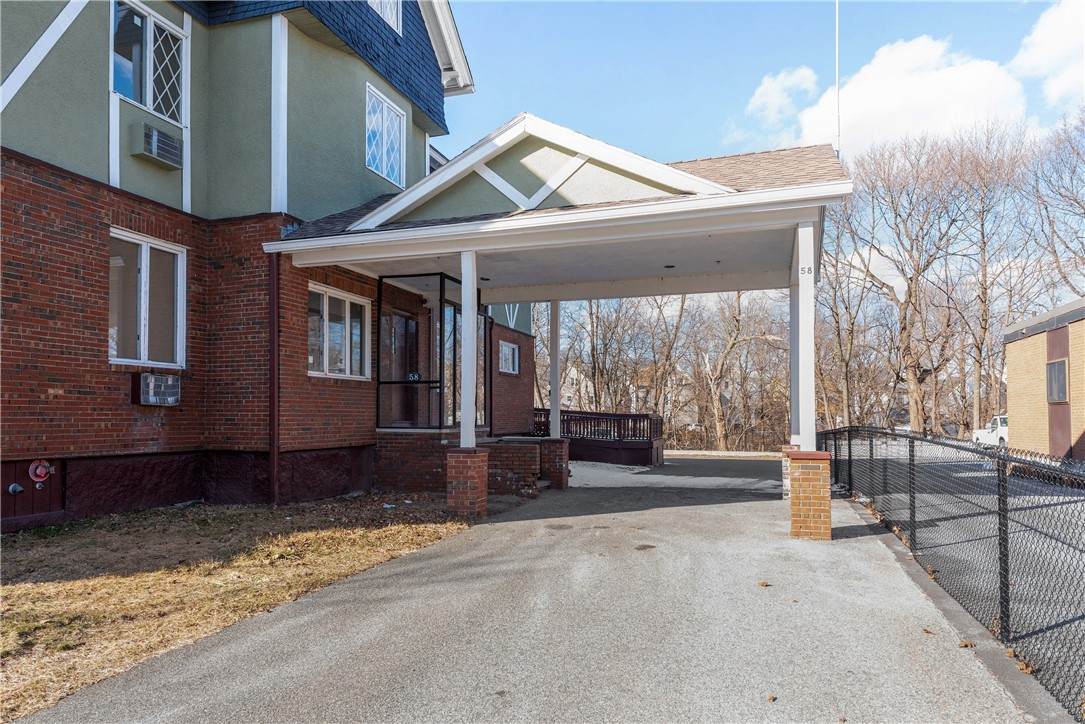 58 Hamlet Avenue - Photo 1