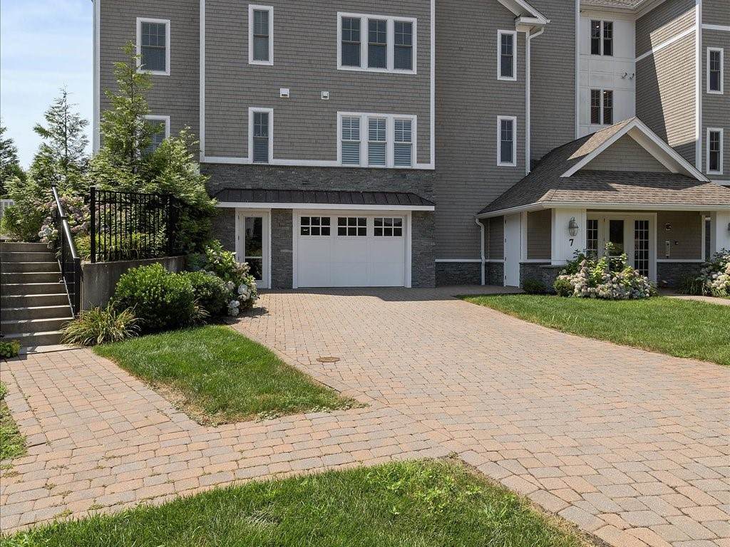 7 Compass Way - Photo 1