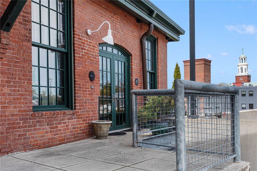 10 Exchange Court - Photo 1