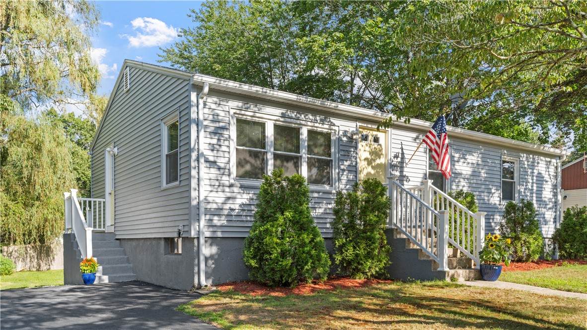 25 Douglas Circle - Photo 1