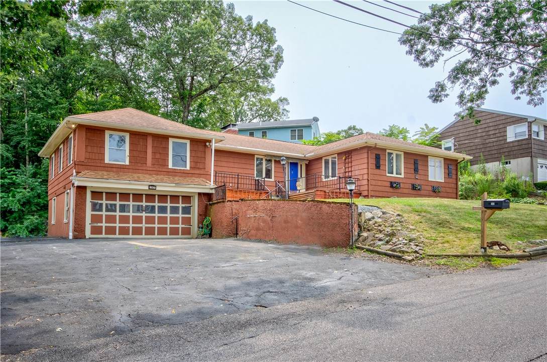 143 Waumsett Avenue - Photo 1