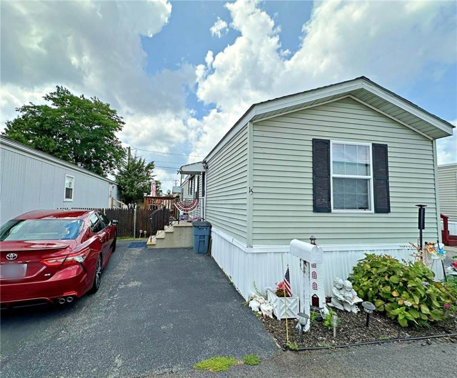 15 East Drive - Photo 1