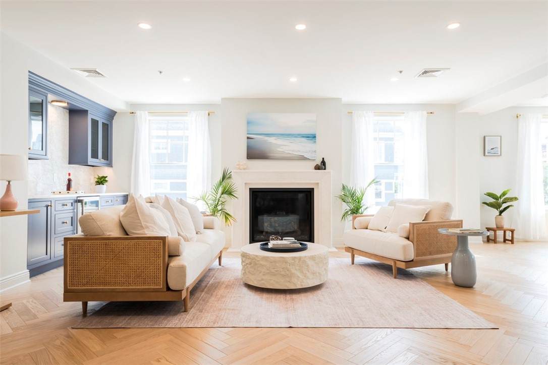 10 Brown & Howard - Photo 1