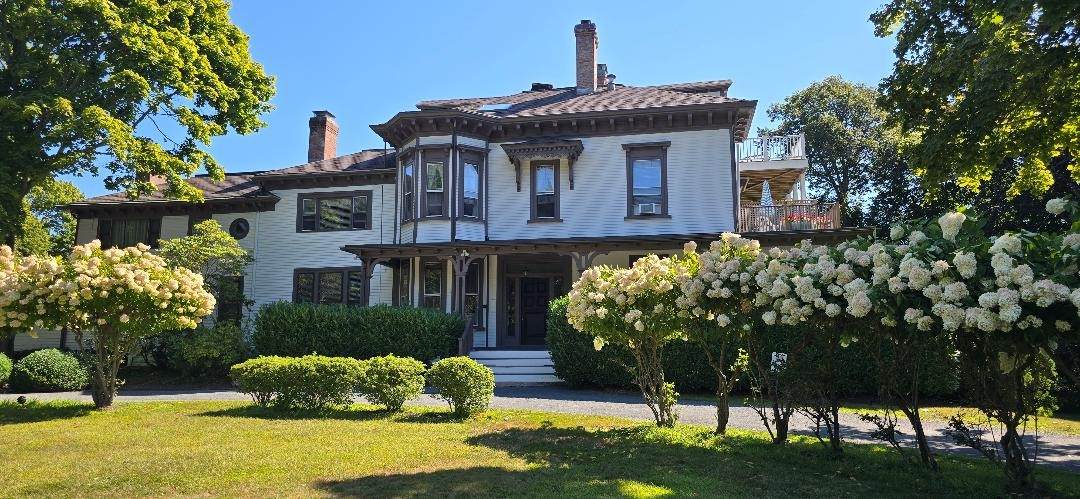 46 Chastellux Avenue - Photo 1