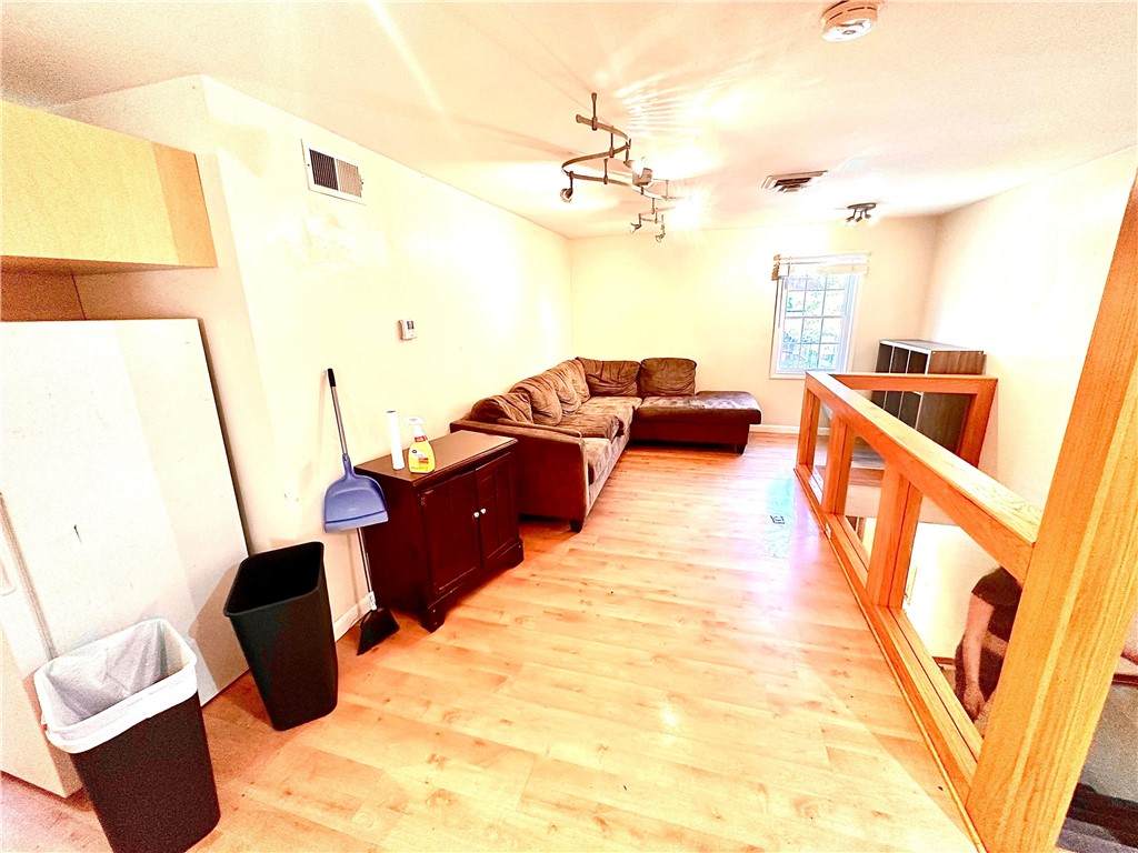 42 Broadway Way - Photo 1