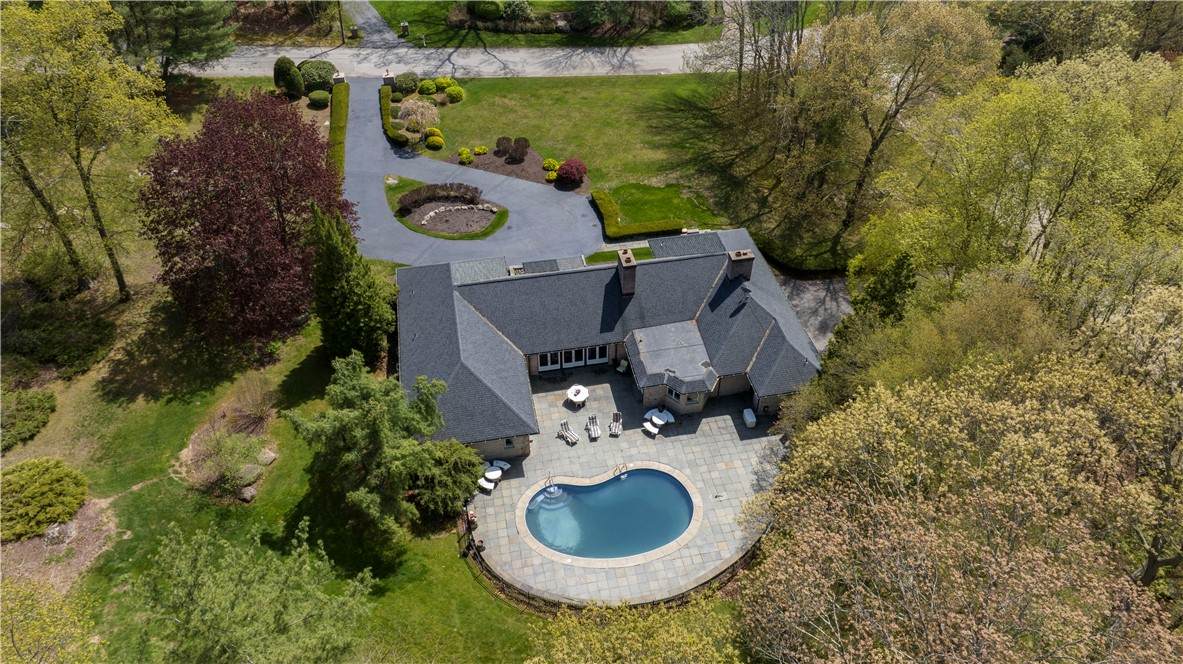 136 White Birch Circle - Photo 1